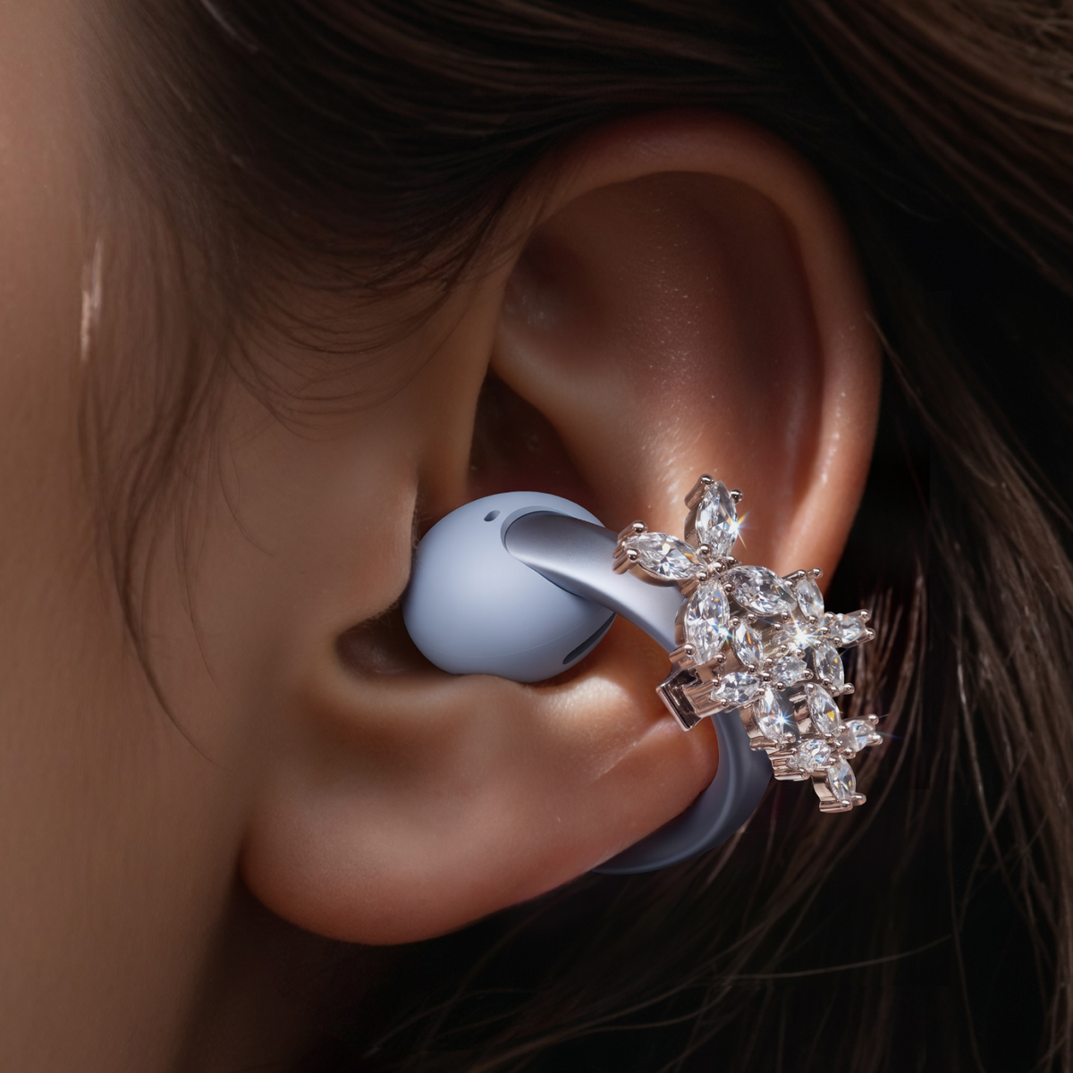Elegante accesorio con motivo de copo de nieve | Diseño exclusivo para el soundcore AeroClip 2
